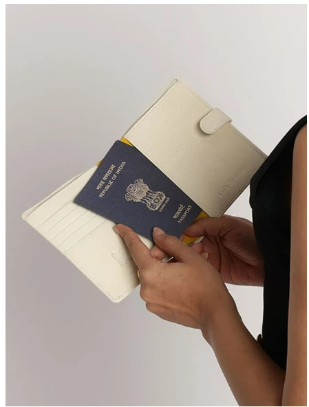 Atlas Leather Passport Holder - Off-White